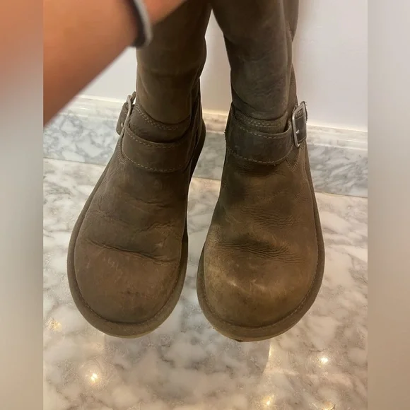 UGG AUS KENSINGTON Leather Sheepskin Brown Harness Biker Boot 5678 Women 6 - Picture 9 of 9